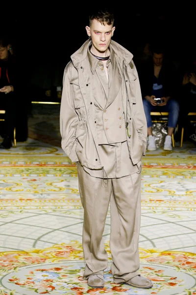Look 31